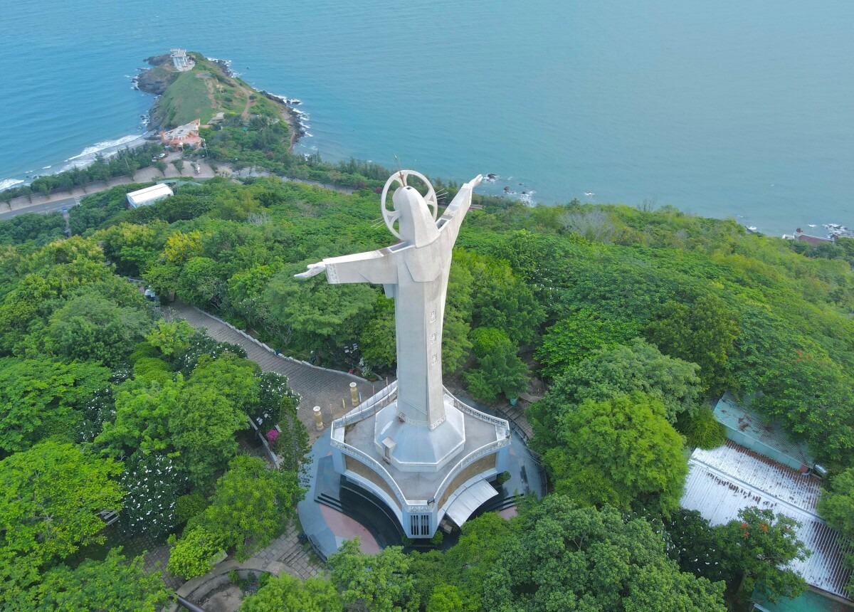 VŨNG TÀU CÓ GÌ CHƠI - 10 ĐỊA ĐIỂM VUI CHƠI ĐẸP NHẤT